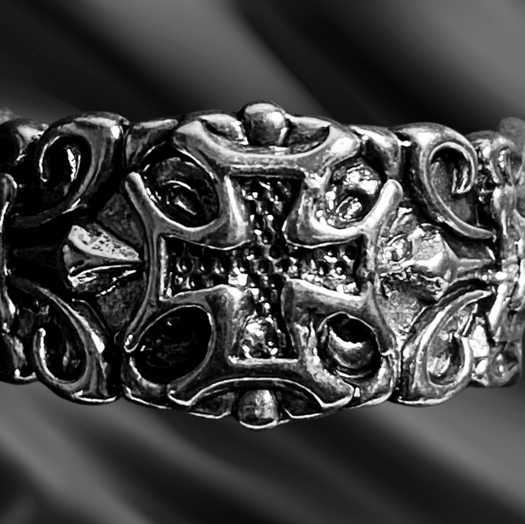 CROSS-PLUS RING